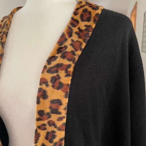 NWT Two Bits by Patti & Leo Animal Print Cardigan - Picture 2 of 7